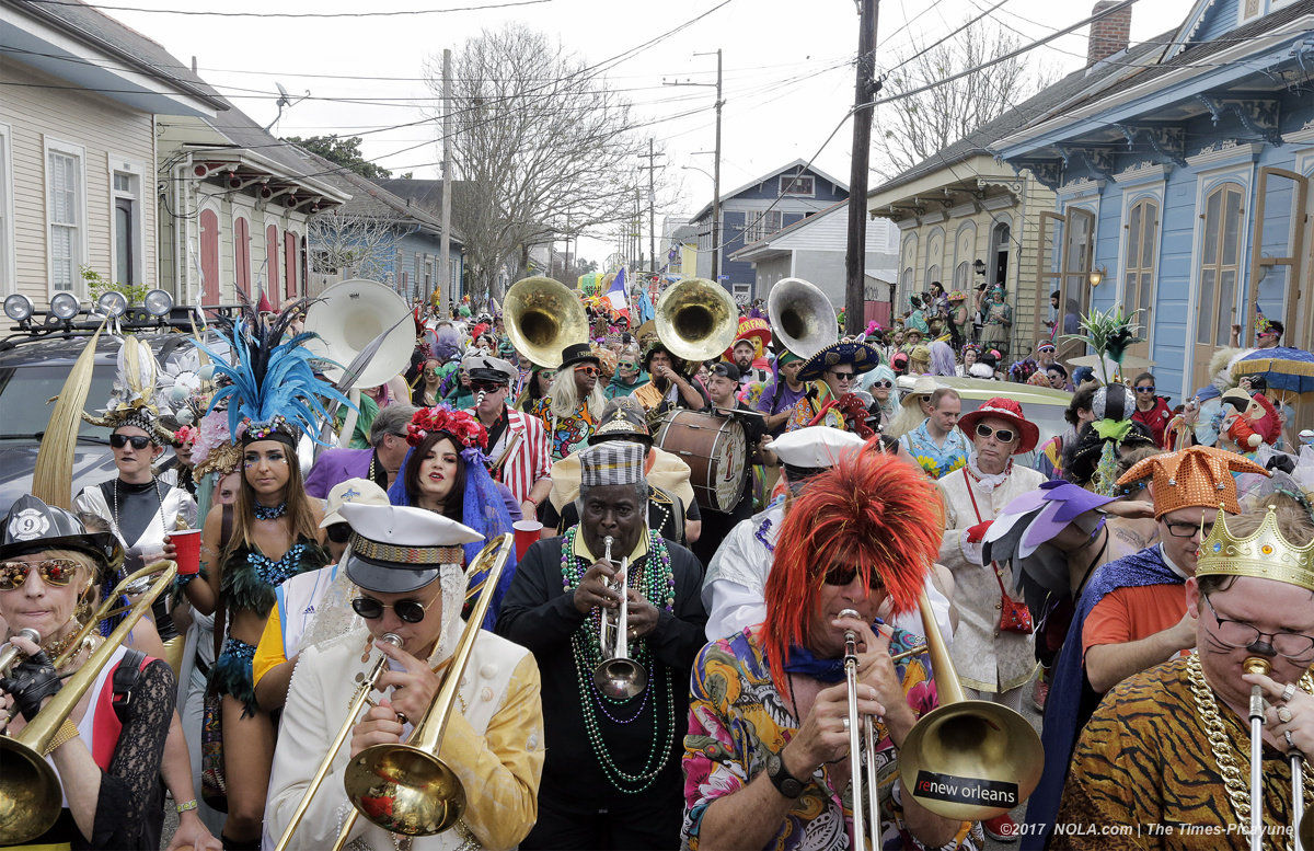 Mardi Gras parades face marching krewe cap in 2018: report